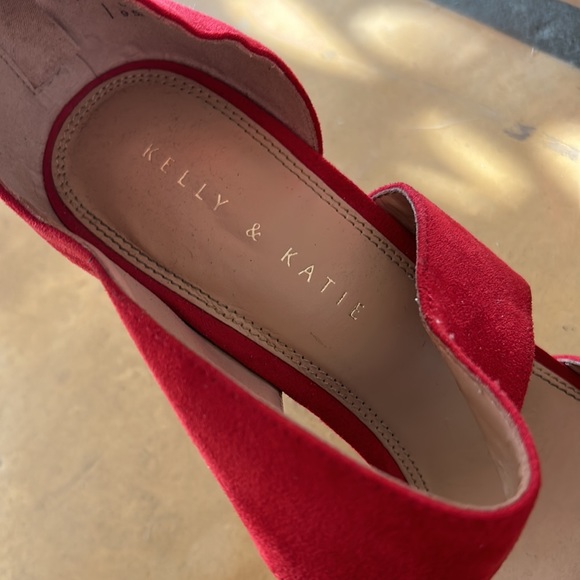 Red heels - Picture 3 of 3